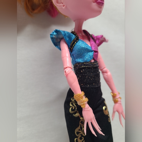 Monster High 13 Wishes Gigi Grant Doll - Picture 3 of 12